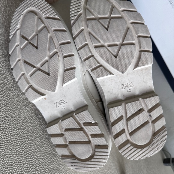 Cream Colored Zara Fleece Lined Combat Boots - Picture 5 of 7